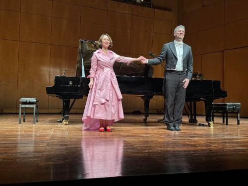 Débuts à la Philharmonie d'Athènes